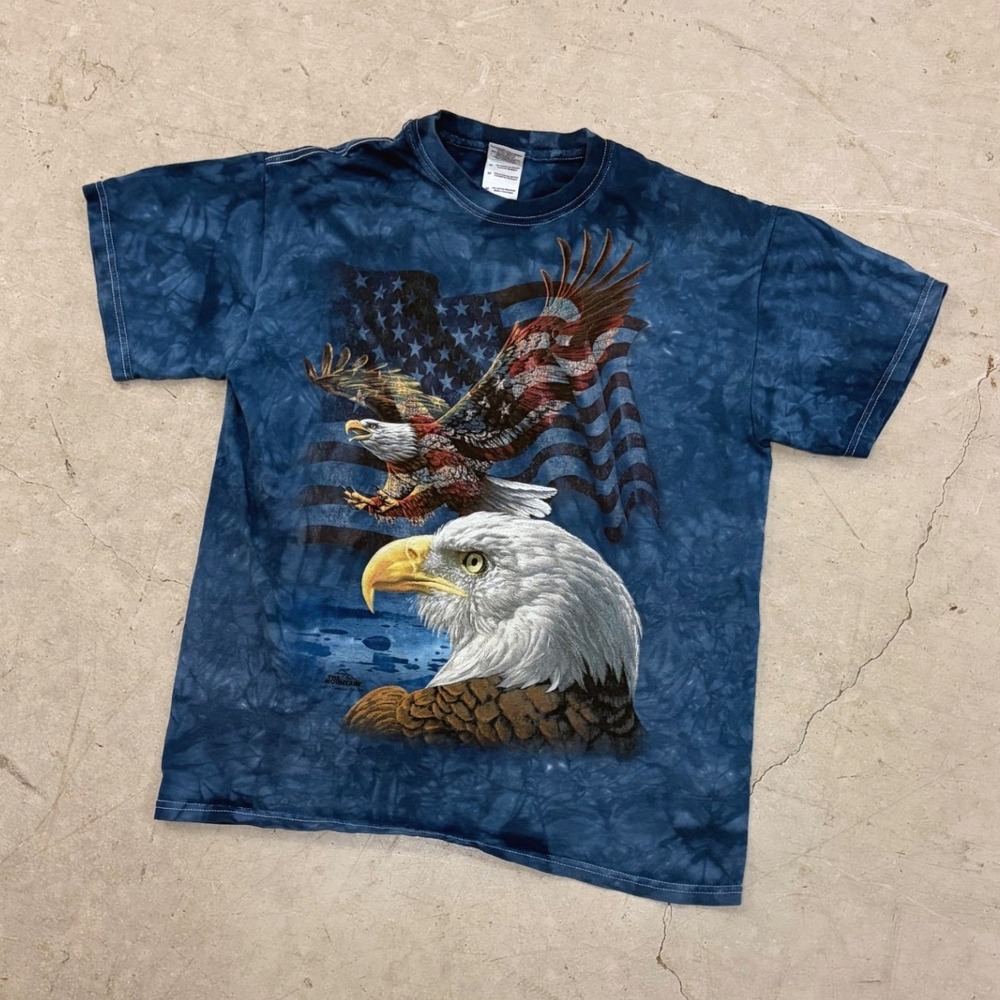 The Mountain Bald Eagle American Flag Tie Dye T-Shirt Mens Medium Blue Gildan
